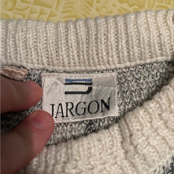 Vintage Gray Patterned Unisex Sweater - Picture 3 of 9